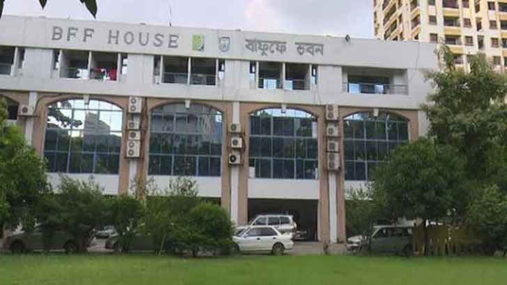 ২৫ বছরের জন্য ৮ জেলা স্টেডিয়াম বাফুফেকে বরাদ্দ